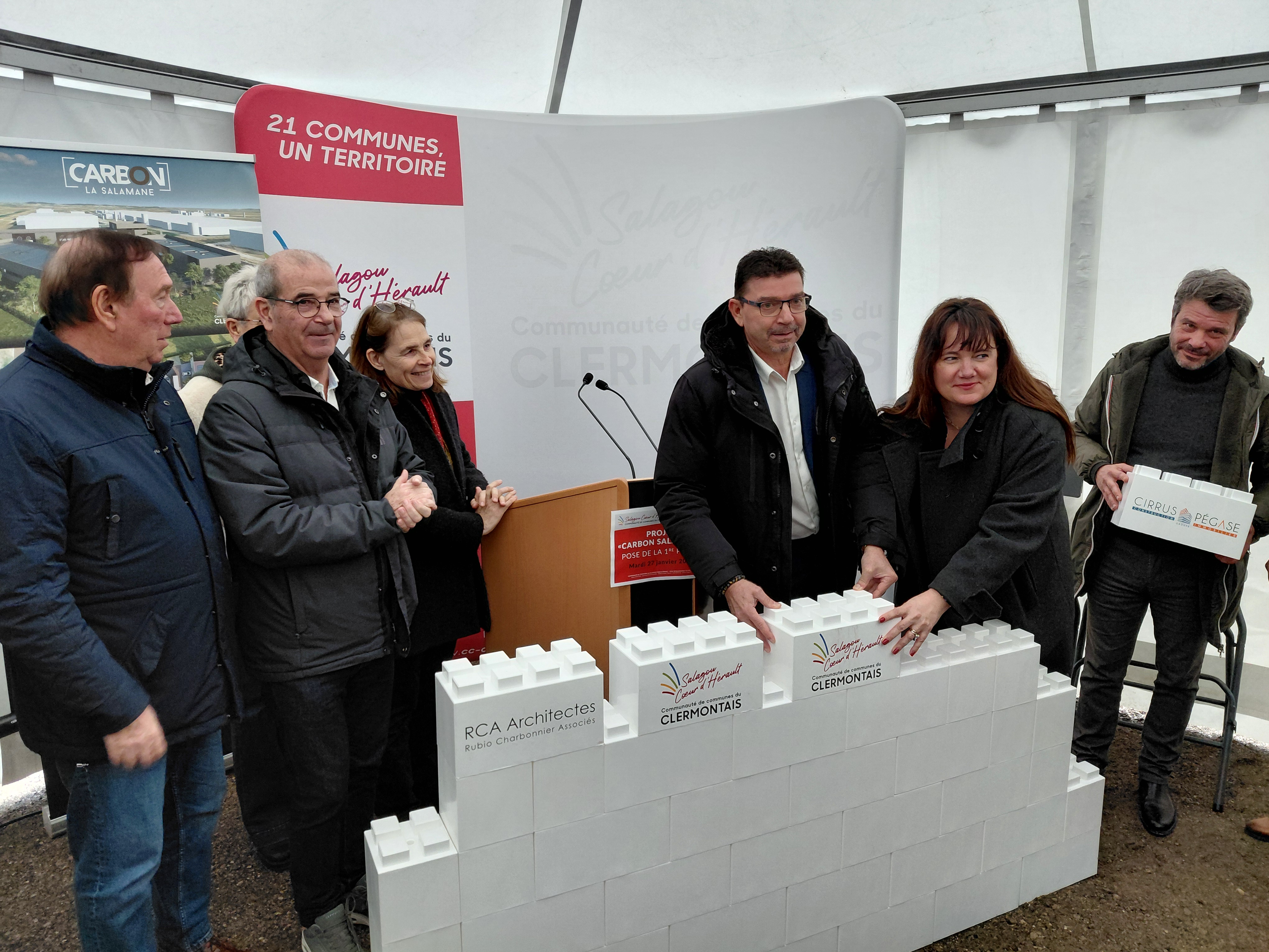 LA PREMIÈRE PIERRE DE CARBON SALAMANE POSÉE 