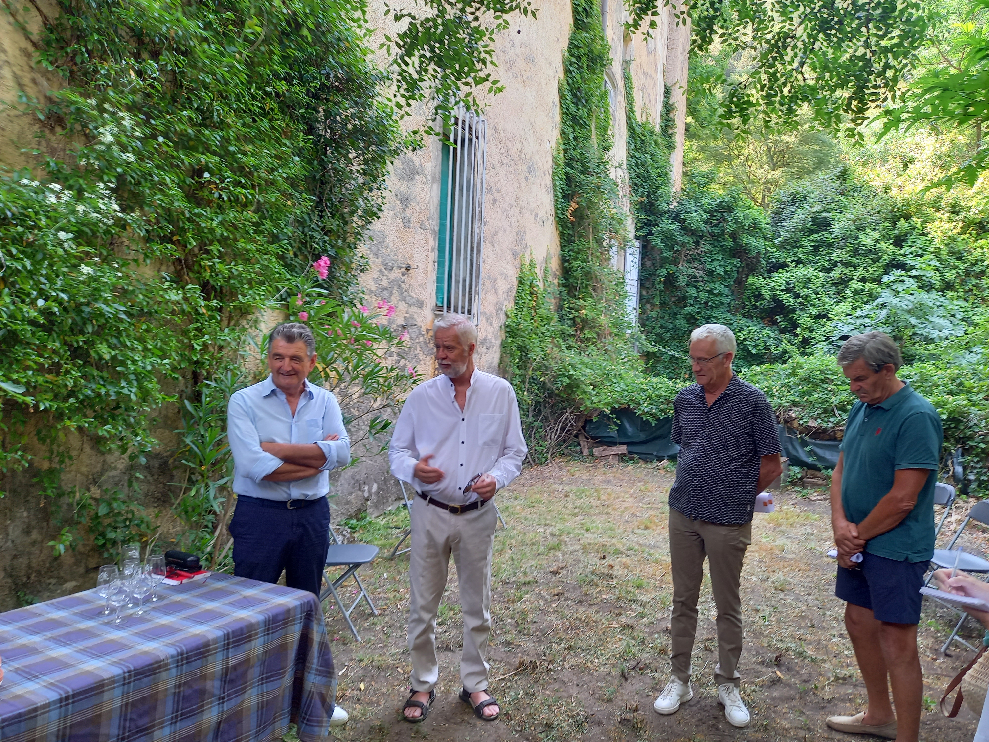 L'IGP SAINT-GUILHEM ACCUEILLI SUR LA PLACE DU VILLAGE PAR L'OTVH