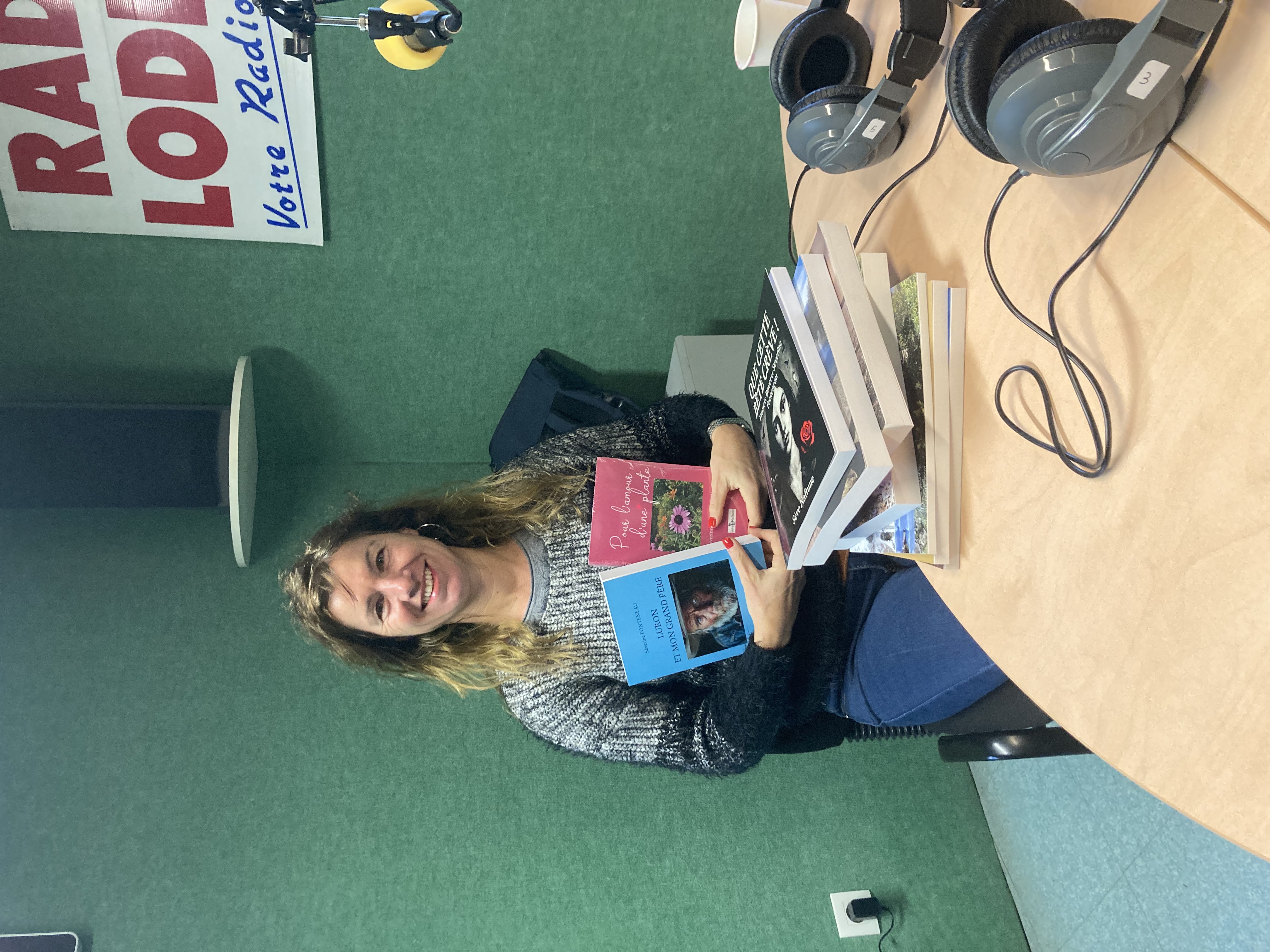 SEVERINE FONTENEAU - ROMANCIERE COACH LITTERAIRE ET PRETE-PLUME SEVERINE FONTENEAU - ROMANCIERE COACH LITTERAIRE ET PRETE-PLUME